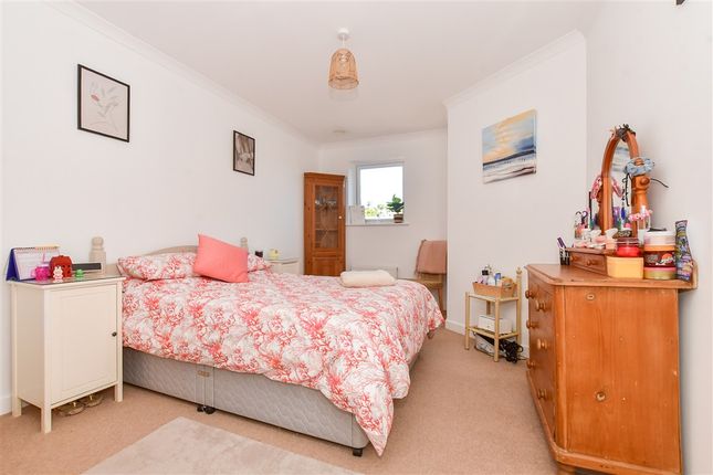 Palmer Drive, Hythe photo 4