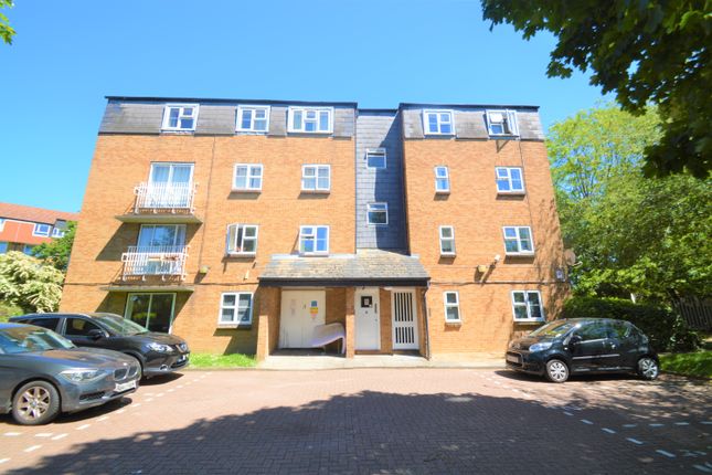 Flat for sale in Garrick Drive, London