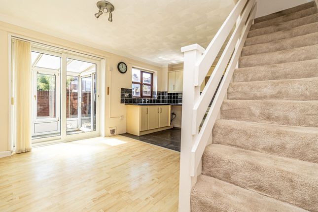 3 Melrose Close, Southsea photo 3