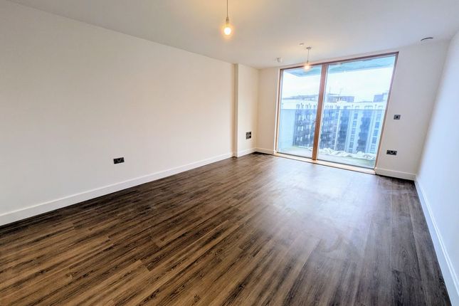 16 Lindsay Court - 2 Bed, Loampit Vale, London photo 2