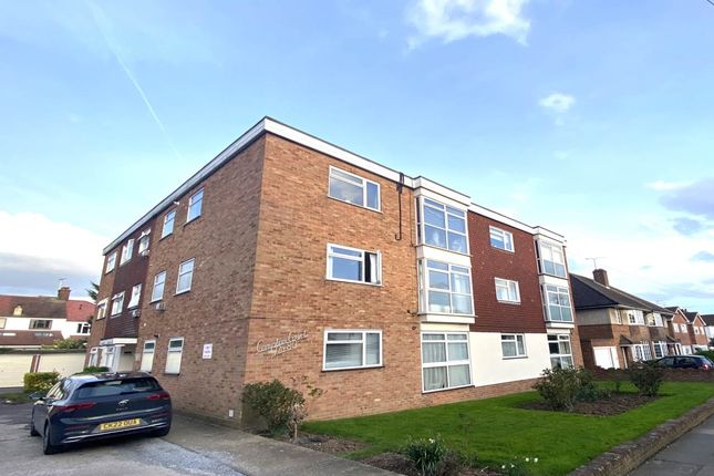Thumbnail Flat for sale in Canvey Road, Leigh-On-Sea