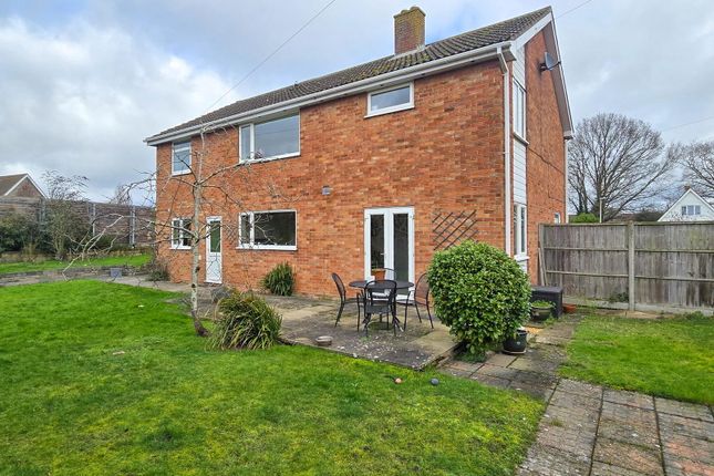 4, Kent Close, Attleborough photo 3