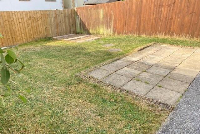 19, Cae Gwyrdd, St. Clears photo 4