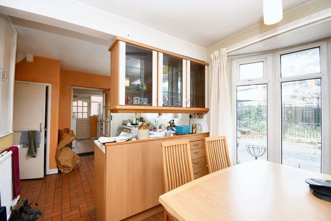 8 Lenham Avenue, Manchester photo 4