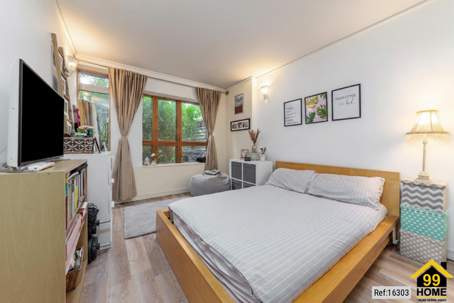 121 Maurer Court, Greenwich Millenium Village, London photo 3
