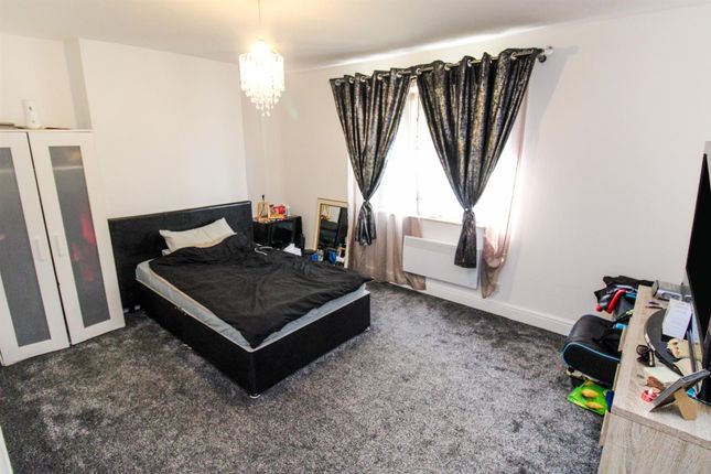 End terrace house for sale in Stephenson Way, Corby