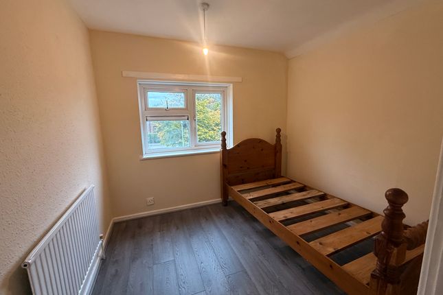 137, Whipperley Way, Luton photo 5