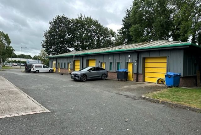Light industrial to let in Lon Parcwr, Ruthin