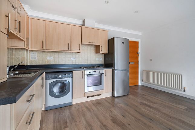 Apt 29, Urbis Wolf Lane, Windsor photo 4
