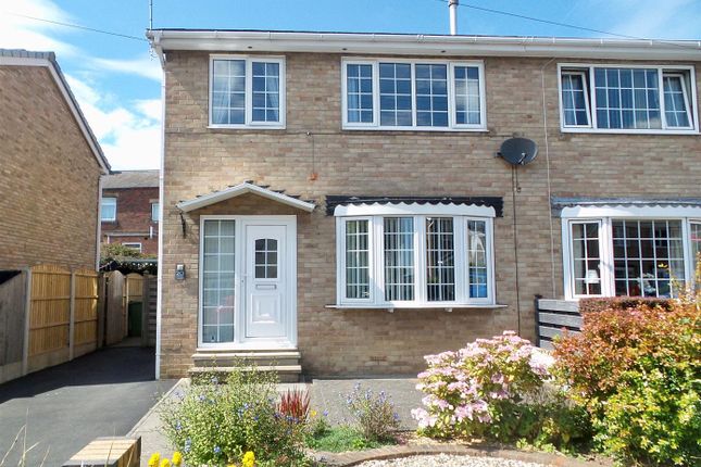 Thumbnail Property for sale in Wheatroyd Crescent, Ossett