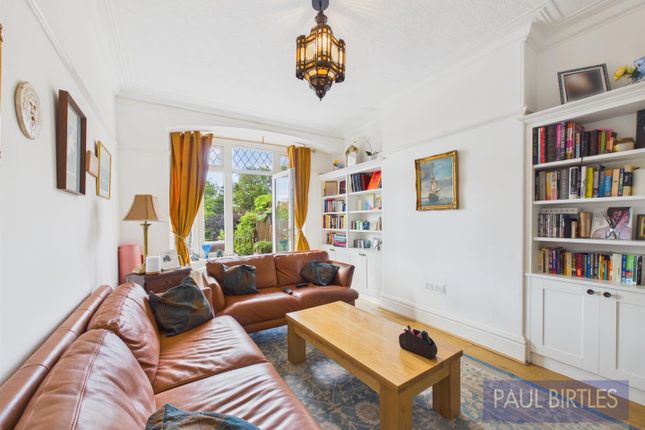 22, Meadowgate, Trafford photo 4