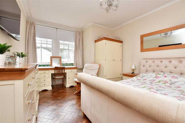 Thumbnail Flat for sale in Harestone Valley Road, Caterham, Surrey