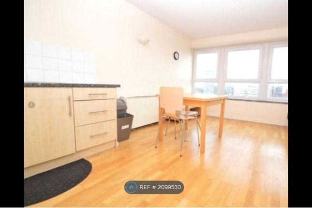 Flat to rent in The Vista Building, Woolwich, London