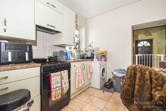 10, Tudor Street, Pontypridd photo 3