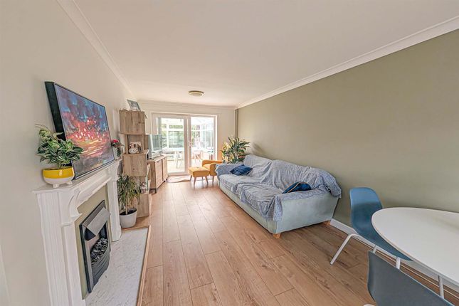 128, Windsor Road, Newmarket photo 4
