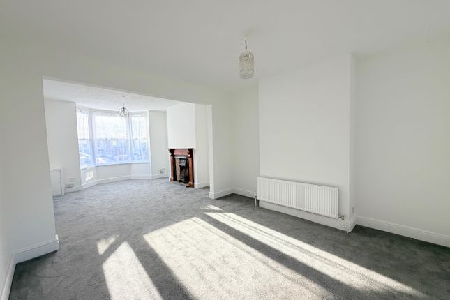 133, Albert Road, WELLINGBOROUGH photo 4