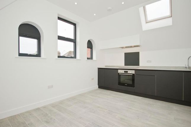 Flat 5 Sterling Rose House 52, High Street, Rickmansworth photo 2