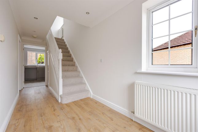 14, Millers Close, Gainsborough photo 4