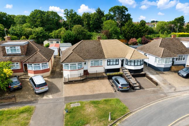 2-bed house on 24 Broad Walk, Hockley, Essex, £385,000