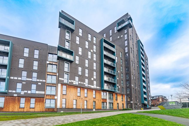 Flat for sale in Cross Green Lane, Leeds