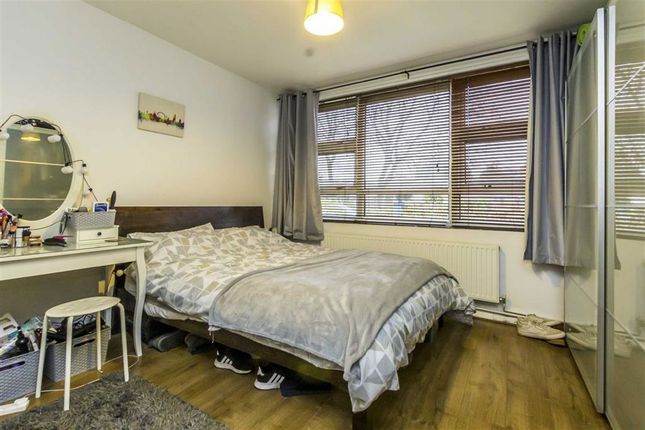 77, Bucklands Road, Teddington photo 4