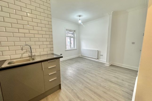 Flat 2, 60, Hartlepool Road, Coventry photo 4