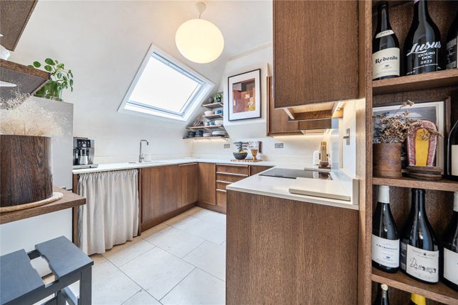 Flat 4, 7, Creighton Avenue, London photo 4