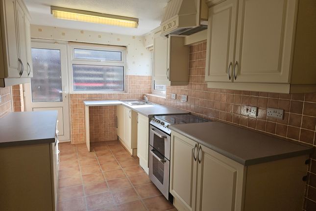 Thumbnail Bungalow to rent in Greenfield, Llangefni