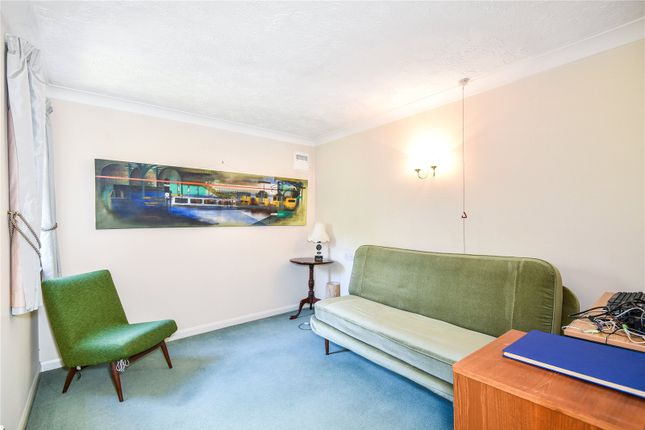 2 Bed Flat For Sale In Masters Court Wood Lane Ruislip Ha4 Zoopla