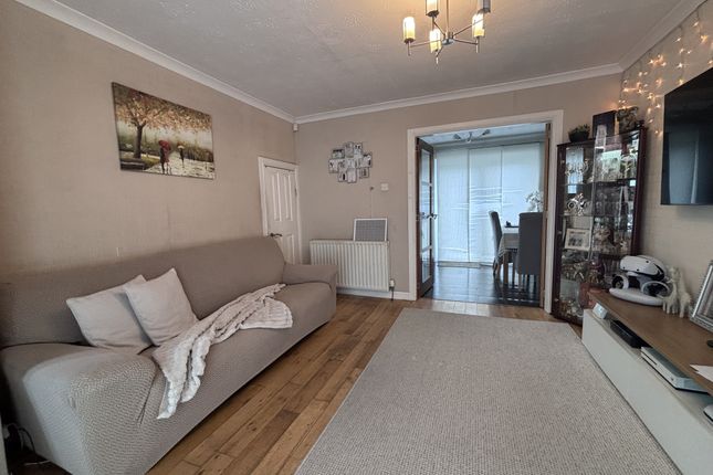 78 Earlston Crescent, Coatbridge photo 3