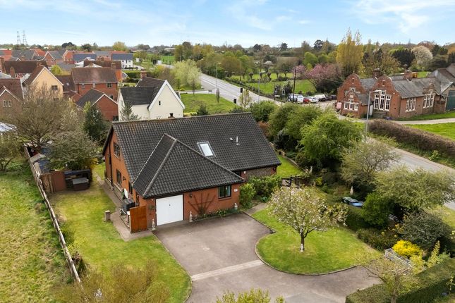2, Featherbroom Gardens, Wickham Market, Woodbridge photo 2
