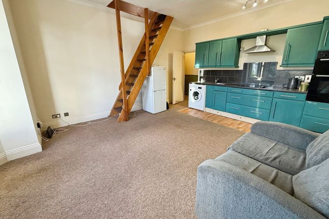 Flat 8, 60 Drummond Road, Bournemouth photo 4