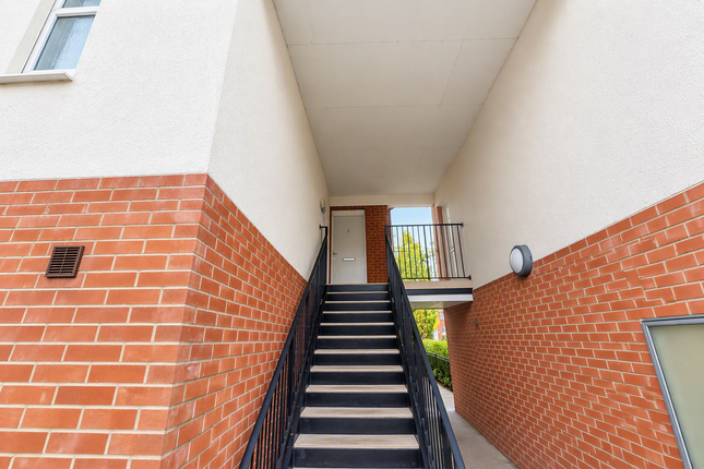 2 Bedroom Flat in NP20 2FN