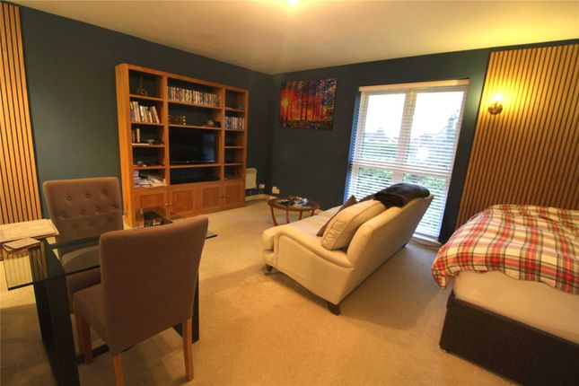 49, Postern Green, Middlesex photo 2