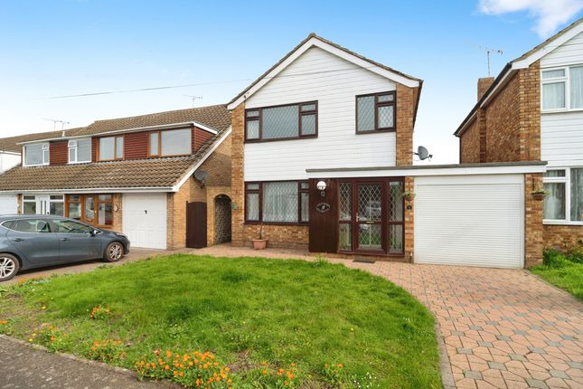 Thumbnail Detached house for sale in Windsor Way, Rayleigh