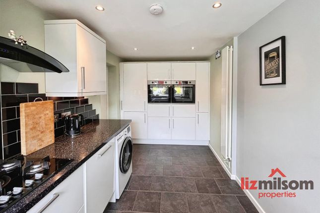 12, Dorset Drive, Swadlincote photo 3