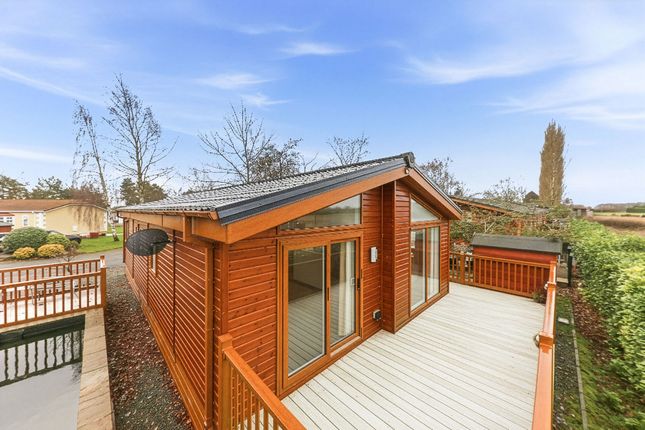 2-bed caravan on Border Lodge, Cliffe Country Lodges, Selby, £95,000