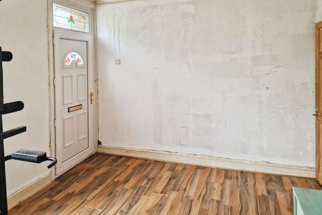 39, Rawling Street, Keighley photo 2
