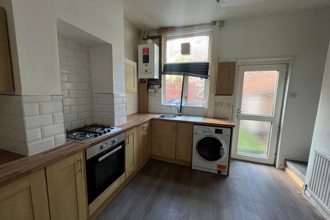 29, Ashton-under-Lyne photo 5