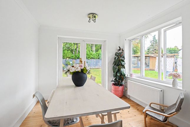 16, The Cedars, Buckinghamshire photo 4