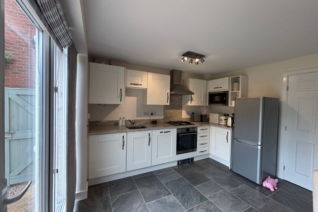 7, Glover Close, Leicester photo 4