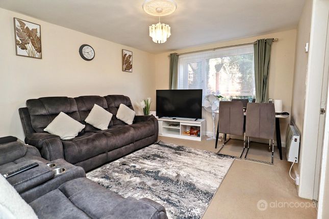 Simon Close, Nuneaton photo 2