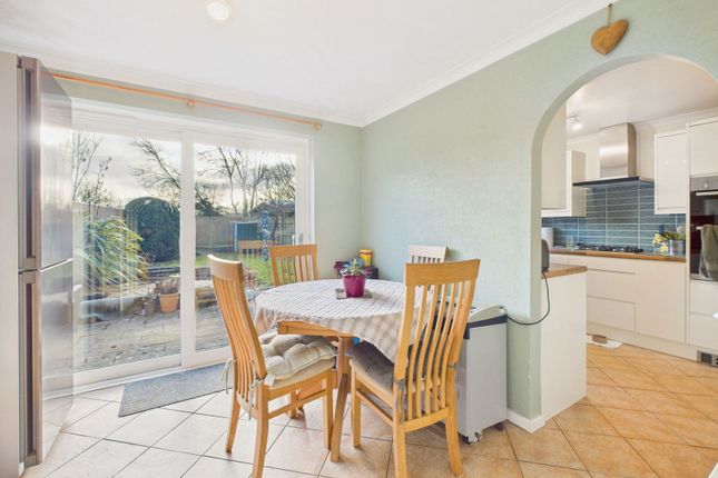 45, Smugglers Way, Horsham photo 3