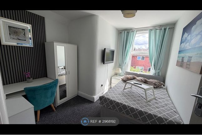 Great Clowes St, Salford photo 4