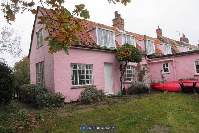 A Gull Cottages, Landermere Quay, Thorpe-Le-Soken, Essex. photo 2