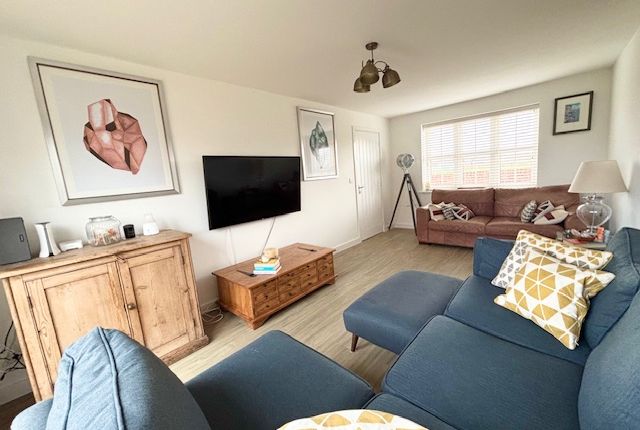5 Townsend Drive, Selsey photo 2