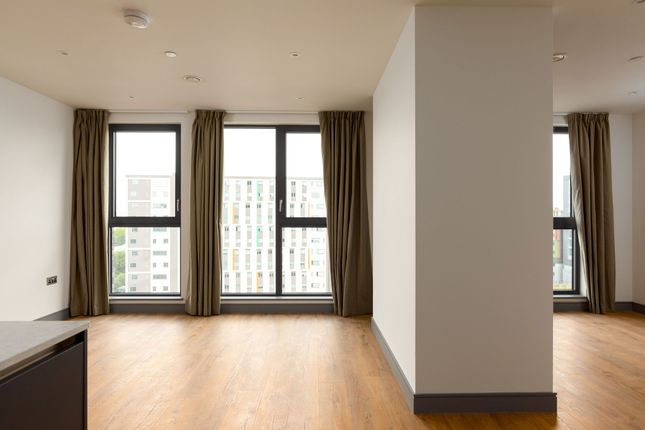 3 Watermead Way, Tottenham Hale photo 2