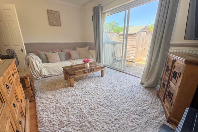 31, Lytham Close, Whitehill photo 4