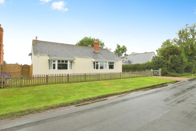 Thumbnail Bungalow for sale in Murcot Road, Childswickham, Broadway, Worcestershire