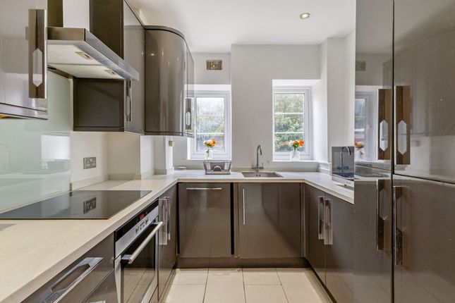24, Berkeley Court, Reading photo 4